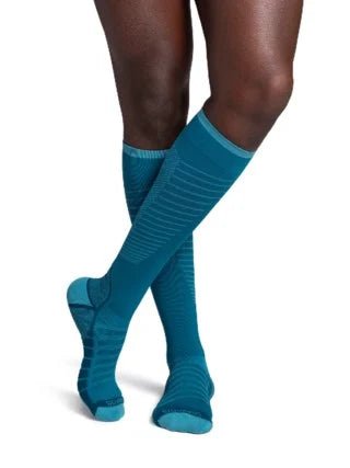 Sigvaris Motion Flow Tech Knee High 20 - 30 mmHg - YoU Compression Wear